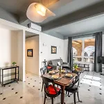 Giada Luxury In Centre